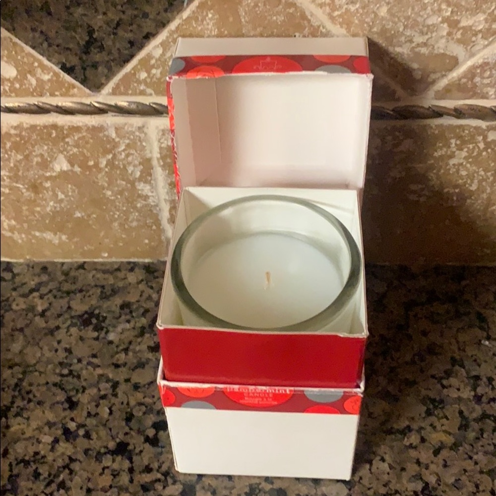 New Sealed In Box Arbonne Pampermint Candle